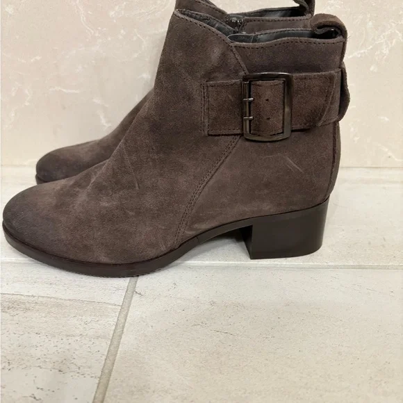 Clarks Chocolate Suede Ankle Booties - Picture 1 of 5